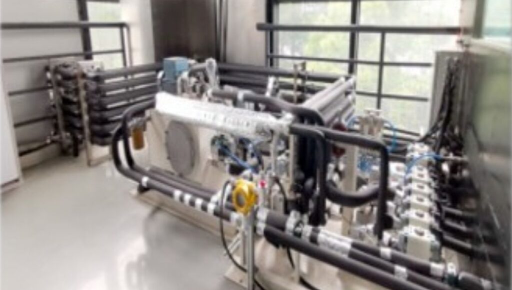 High-performance test bench for servo valves