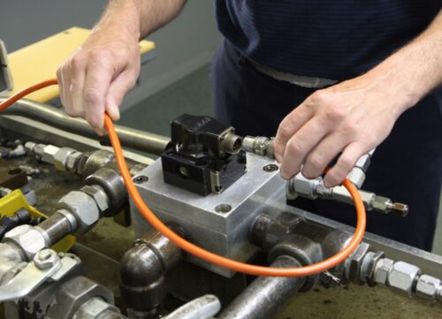 Servo Valve Oil Leakage Repair